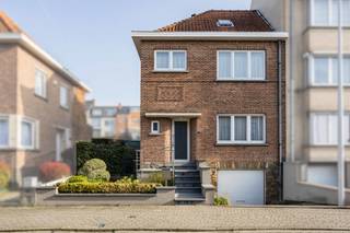 Charmante maison unifamiliale à proximité du parc de DilbeekVous êtes à la recherche d’une maison unifamiliale offrant de l’espace et du potentiel,...