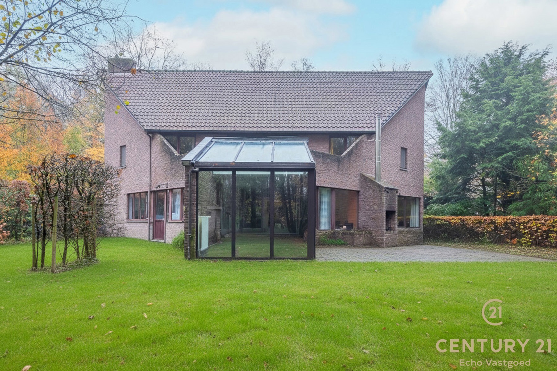 Ruime, unieke villa op royaal perceel in villawijk De Lint. - foto 4