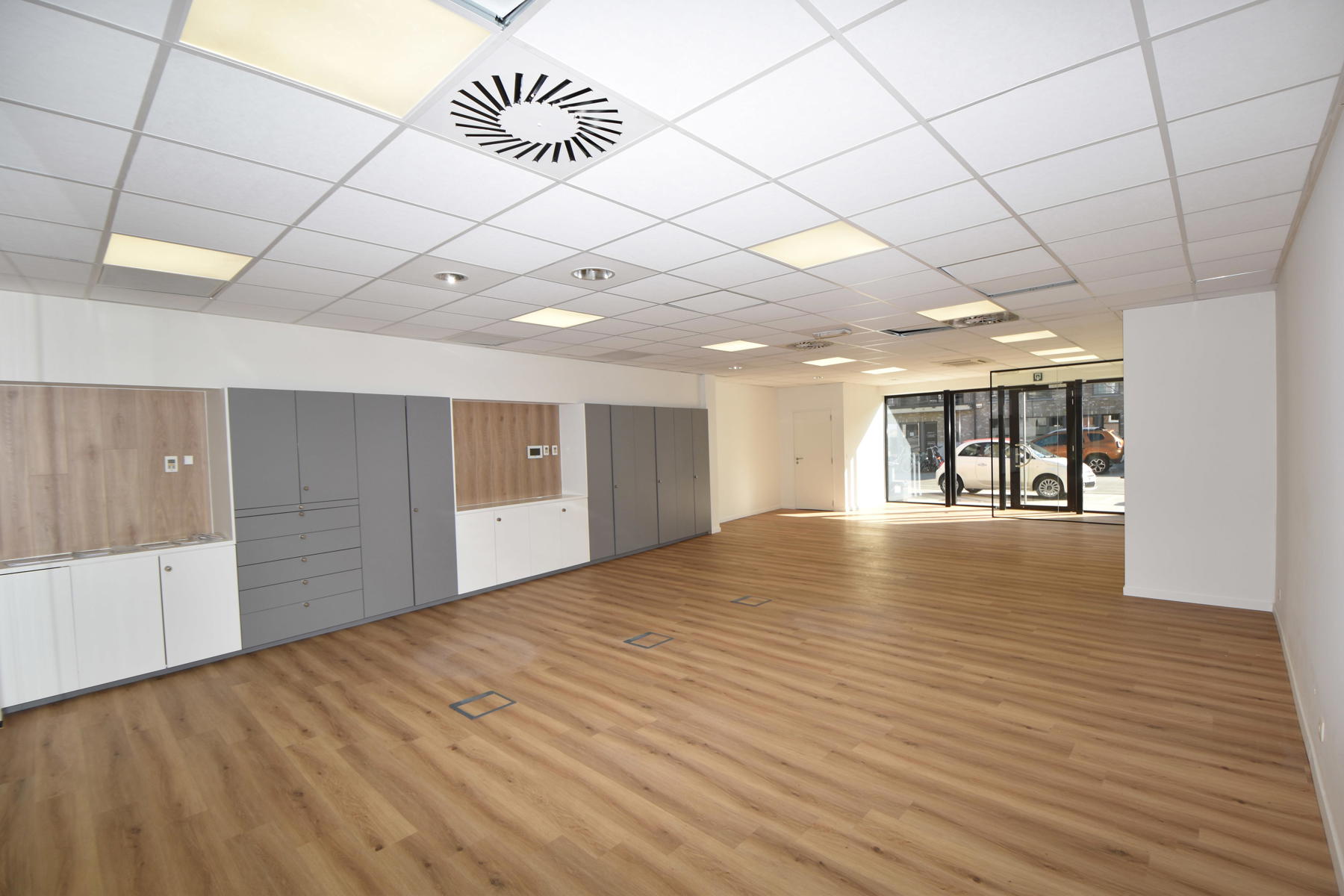 Handelsgelijkvloers van 249m², te centrum Kasterlee - foto 2