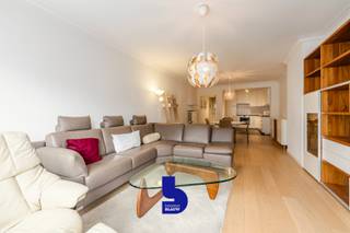 Ruim en lichtrijk appartement in hartje Oostende op wandelafstand van zee en strand!Droomt u van wonen aan de kust midden in het bruisende centrum...