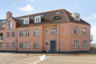 Zeer ruim duplex appartement (158m²) met 3 slaapkamers, terras en ondergrondse staanplaats met berging te Tessenderlo. Belangrijkste troeven:-...