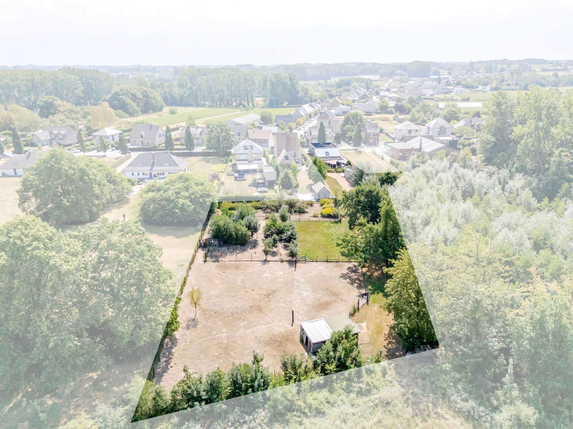 Industriële villa op 5.275 m² in Sint-Lievens-Houtem - foto 2