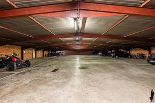 Deze autostaanplaats is gelegen in een overdekt garagecomplex in de rustige en gunstig gelegen Neerlandwijk. De autostaanplaats is toegankelijk...