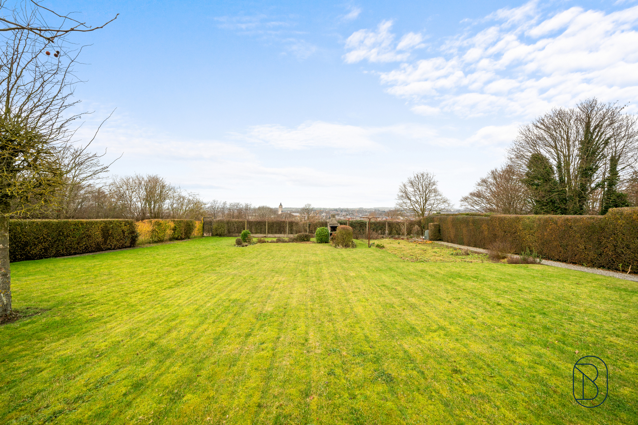 Degelijke villa met prachtig open zicht.  - foto 2