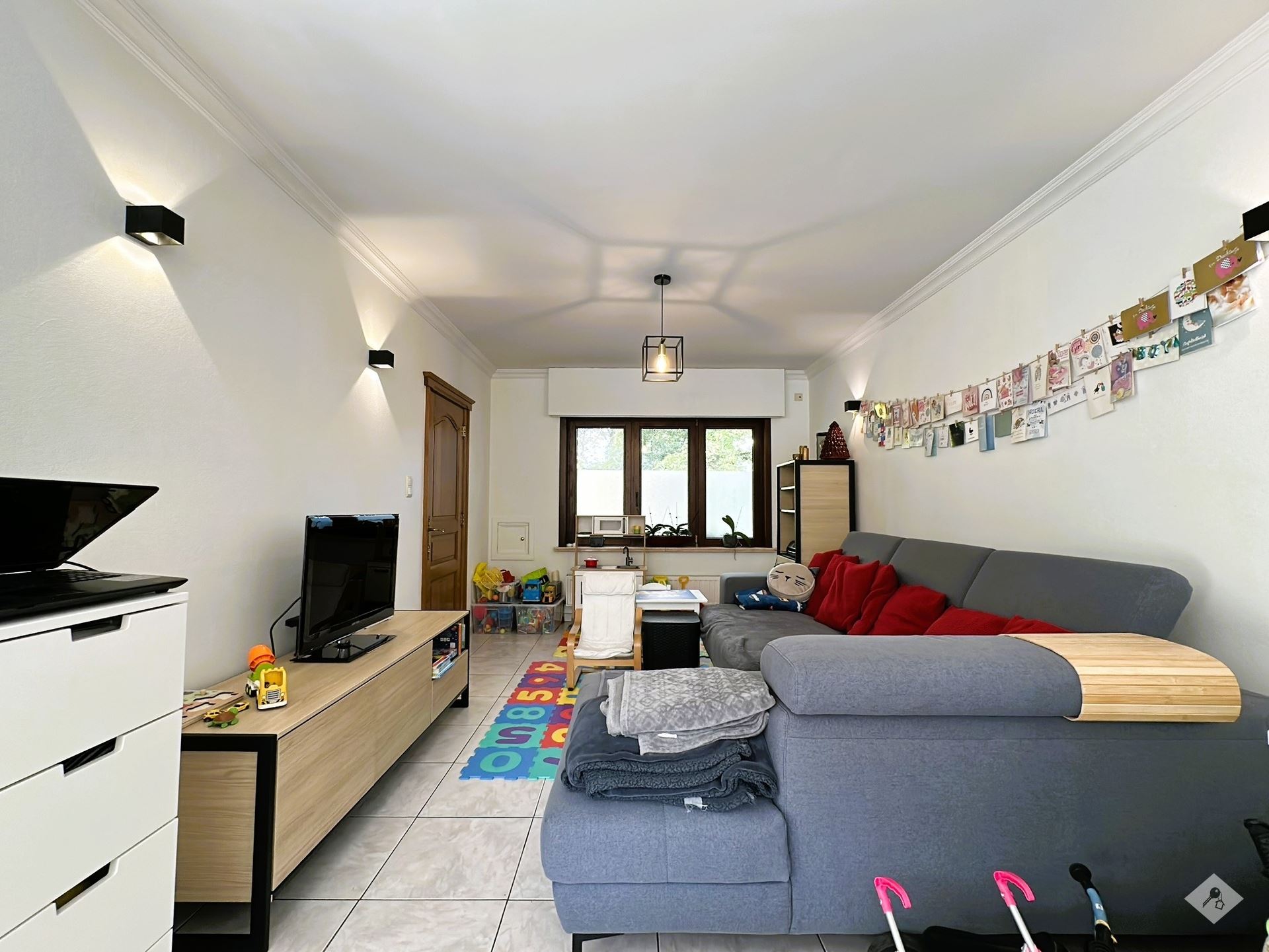 Ruime woning met 3 slaapkamers, tuin, garage en lift in centrum Buggenhout - foto 5