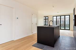 Een gezellige woonerf werd gecreëerd tussen de Ingooigemstraat en Scheldestraat in het hart van Otegem. Er zijn 8 prachtige woningen in...