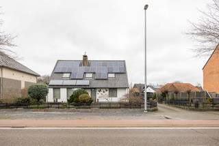 Vrijstaande en instapklare woning te koop in Pelt (SHL)!Deze prachtige woning, gebouwd in 1991 en gerenoveerd in 2010, 2015 en 2018 is instapklaar.De...