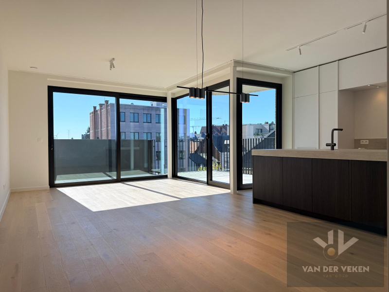 LICHTRIJK NIEUWBOUWAPP MET 2 SLPK NABIJ QUARTIER BLEU EN STADSCENTRUM - foto 3