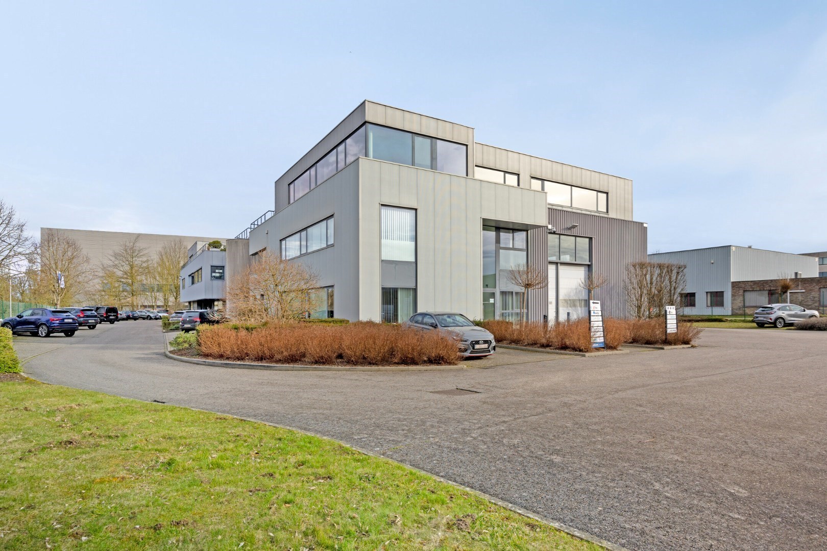 Kantoor te koop in het industriepark te Haasrode/Heverlee met 14 parkings - opp. 626 m² - verkoop van aandelen - foto 1