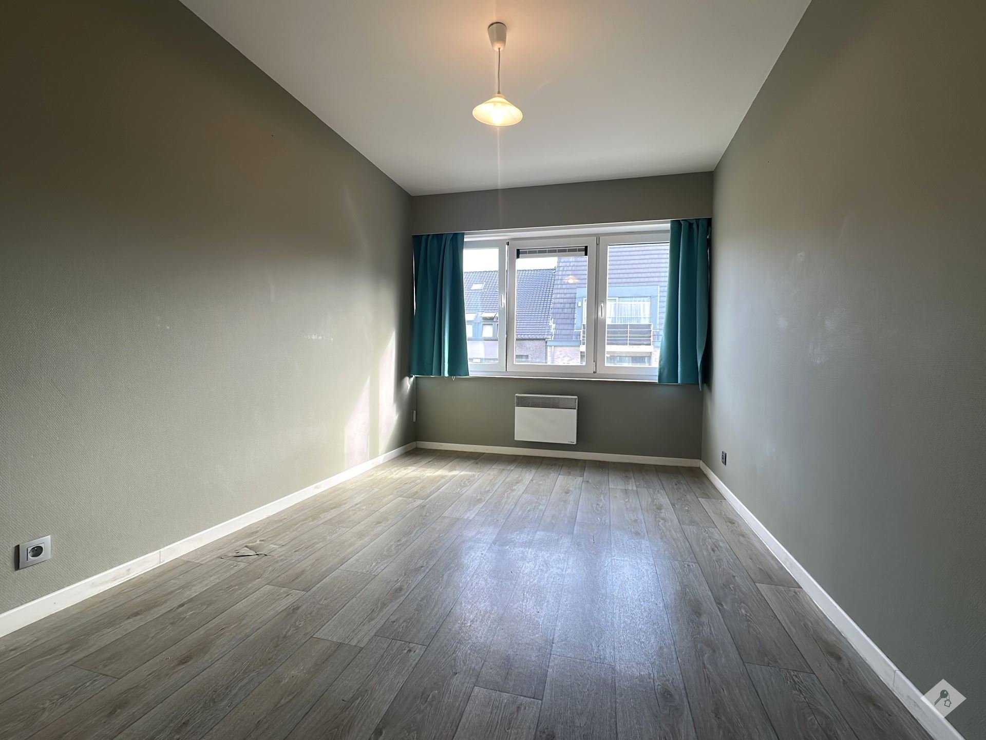 Licht en ruim 2-slaapkamerappartement met terras, zonnepanelen en airco - foto 5