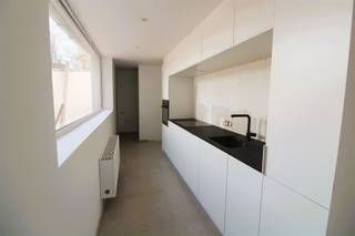 Welkom in deze moderne, instapklare woning in Menen. Met een bewoonbare oppervlakte van 127 m² biedt dit huis een ruim en licht geheel,...