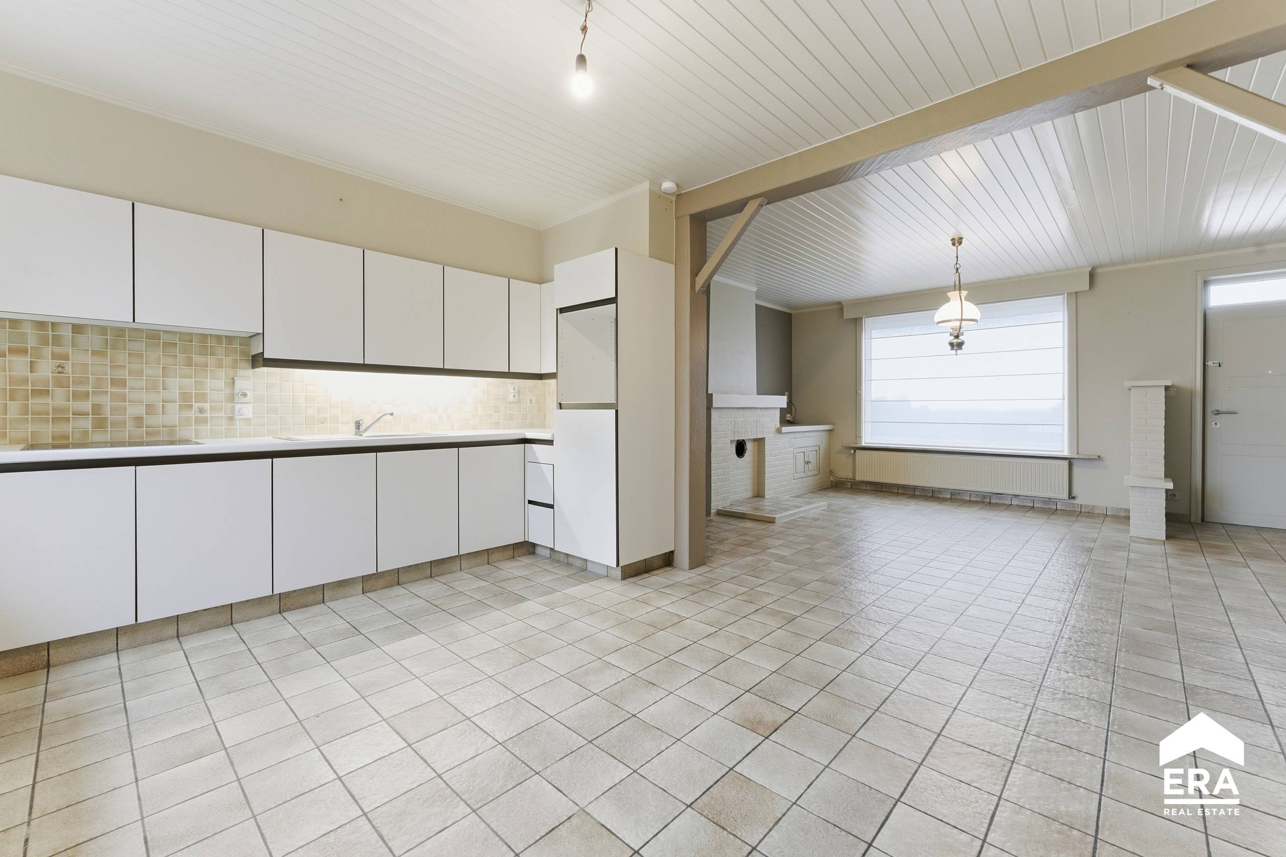 Woning met 3 slpk, tuin en garage op ruim perceel - foto 4