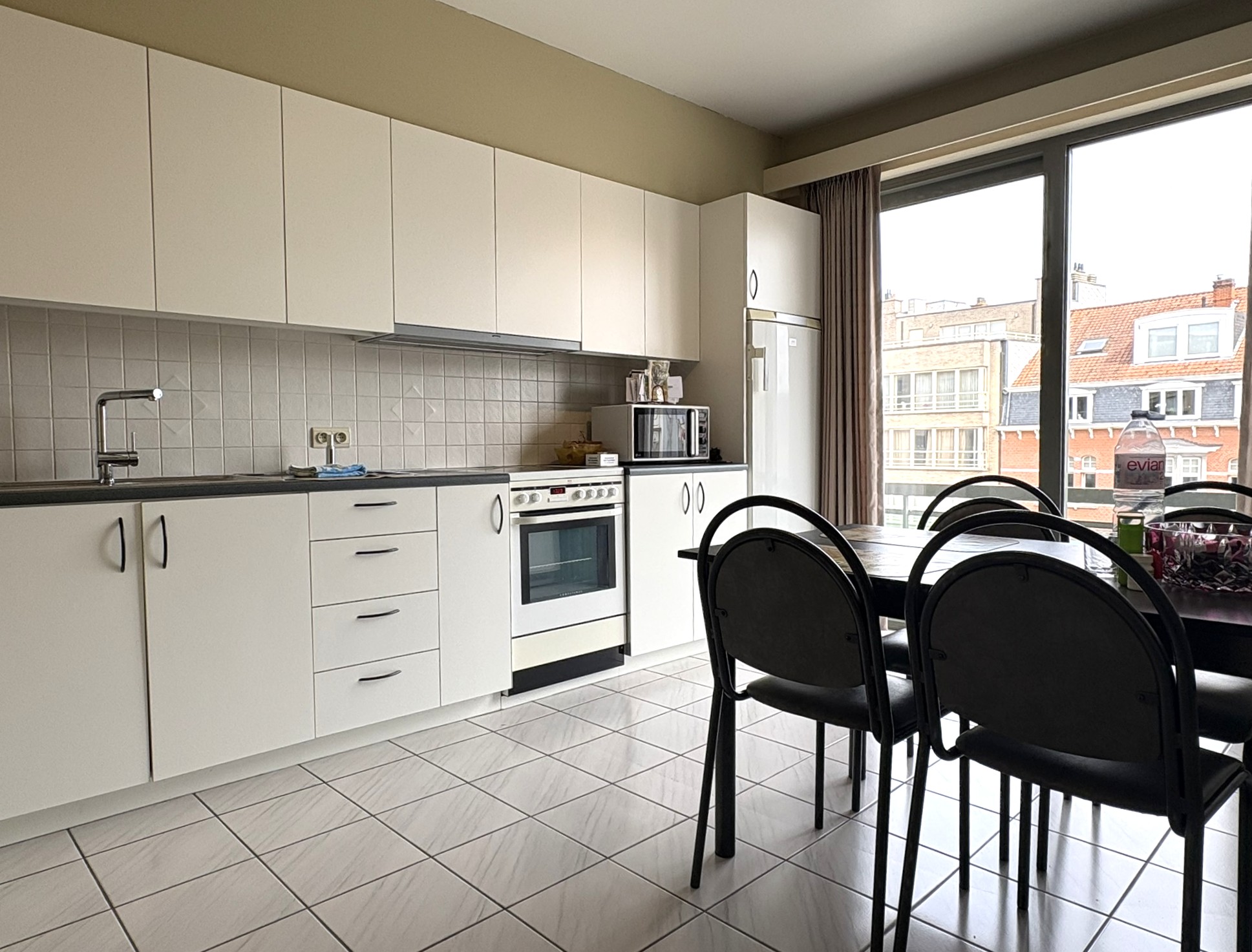 Ruim tweeslaapkamer appartement te huur in centrum Deinze - foto 3