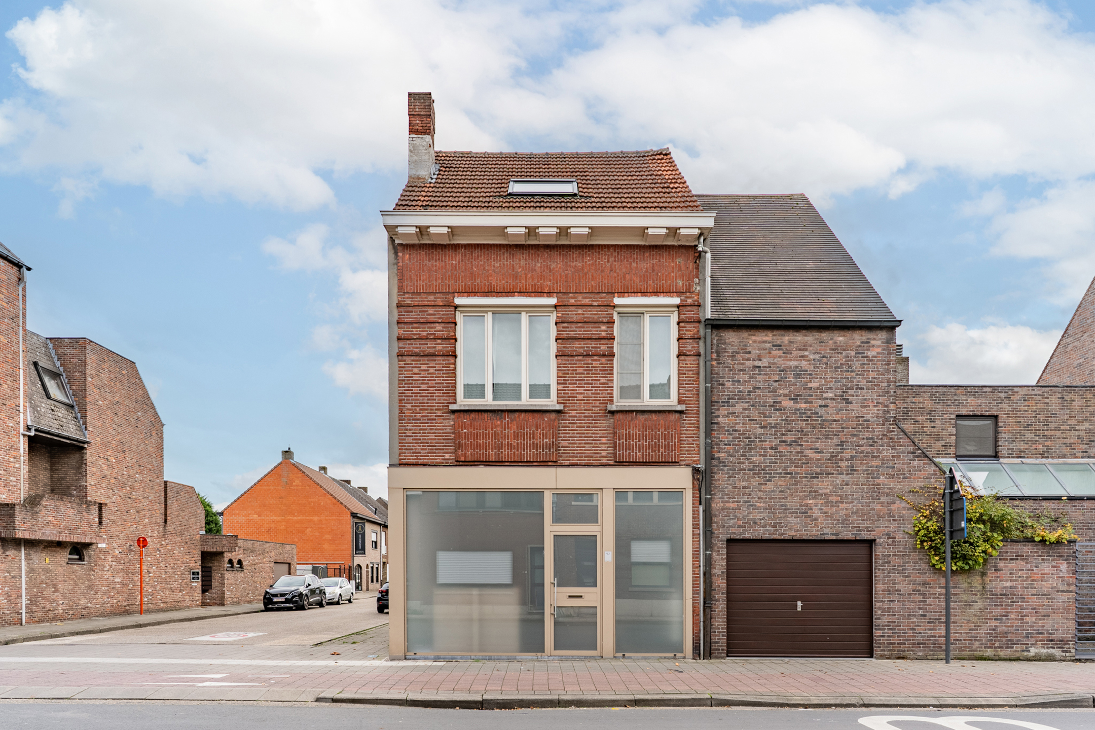 Polyvalente handelswoning met 3 slaapkamers, groot dakterras en dubbele inpandige garage - foto 3