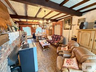 Deze goed onderhouden woning gelegen in een rustige buurt in Alken op een perceel van 11a 66 heeft een ruime zuid-gerichte tuin en biedt...