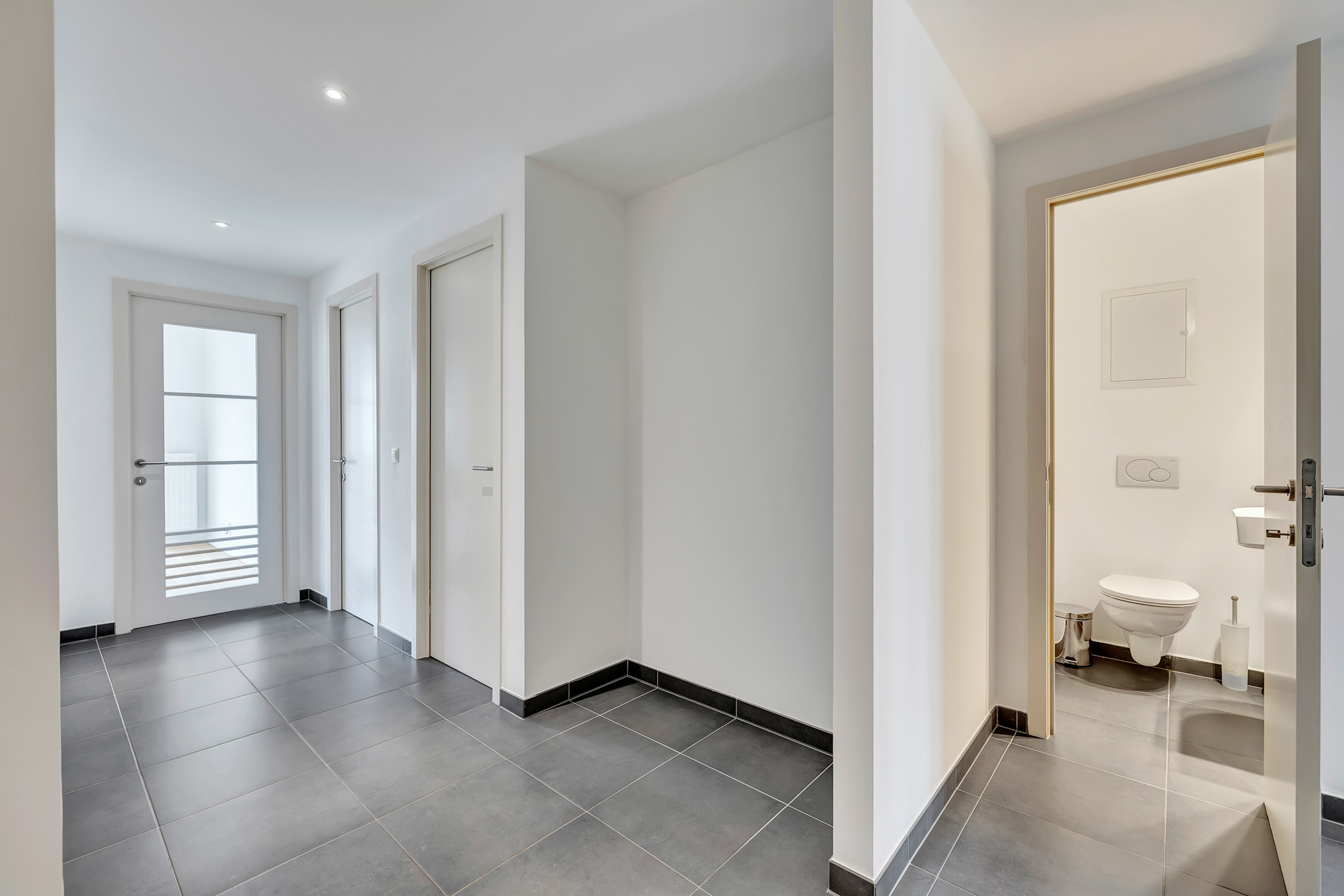 Appartement met 2 slaapkamers, terras en autostaanplaats - foto 3