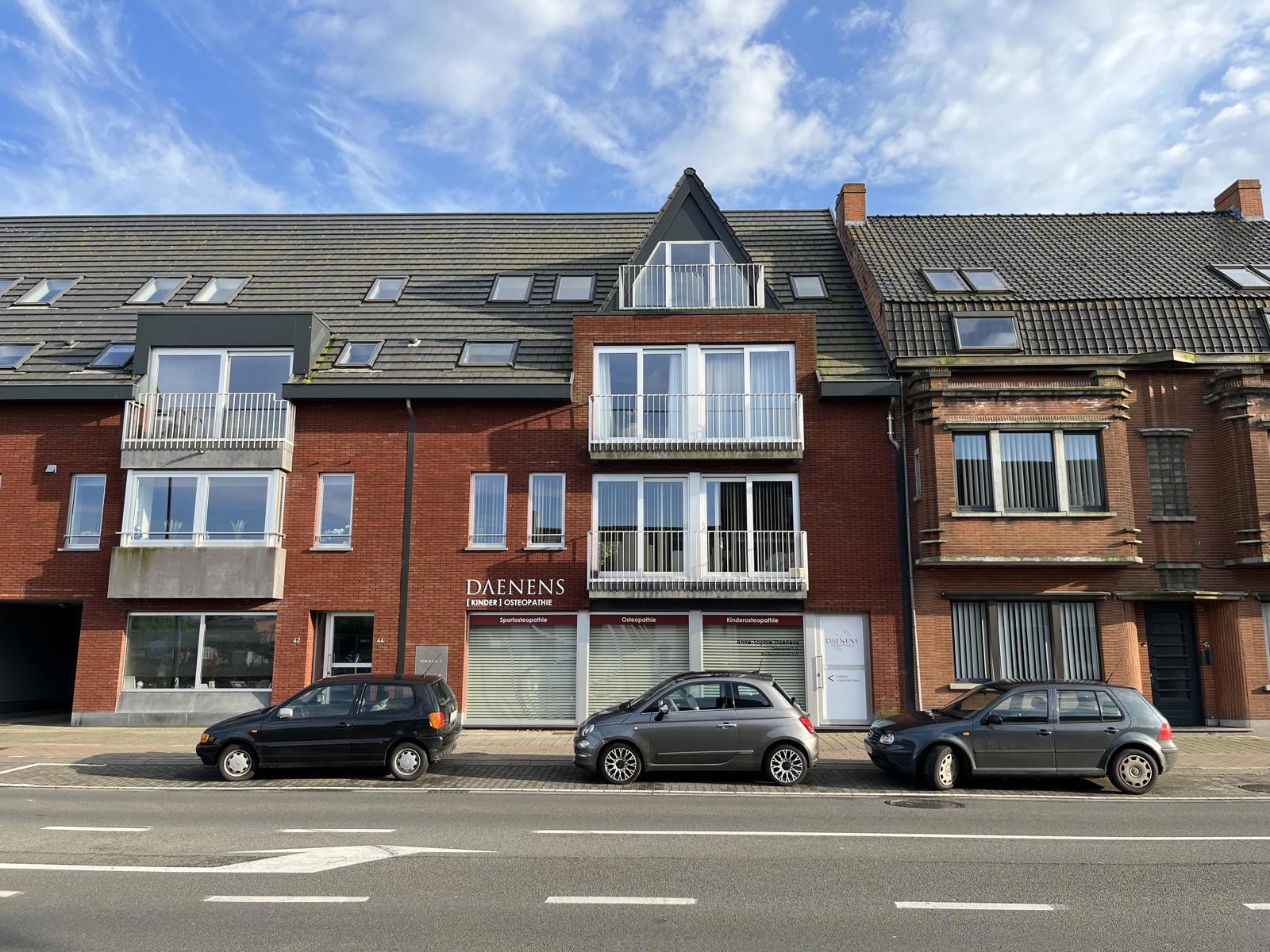 Commercieel gelegen handelspand centrum Sijsele - foto 1