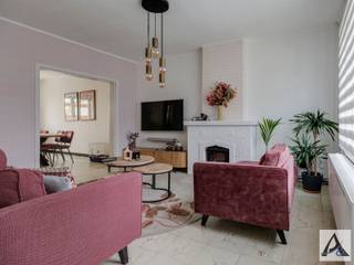 <p><span>Gezellige eengezinswoning met 3 slaapkamers, tuin en tal van uitgevoerde renovaties</span></p><p><span>Op zoek naar een woning met een stevige basis en nog ruimte om uw eigen smaak en stijl toe te voegen? Dan is deze gezellige eengezinswoning beslist een bezoek waard.</span></p><p><span>De woning beschikt op het gelijkvloers over een inkomhal met apart toilet en praktische bergruimte, een aangename leefruimte met zit- en eethoek en een aparte keuken. Op de verdieping bevinden zich een nachthal met lichtkoepel, drie volwaardige slaapkamers, een extra bergruimte en een badkamer.</span></p><p><span>Daarnaast is de woning grotendeels onderkelderd, wat tal van mogelijkheden biedt voor stockage, wasruimte of zelfs het gebruik als garage.</span></p><p><span>Buiten geniet u van een gezellige tuin met terras aan de achterzijde van de woning ideaal om tot rust te komen of gezellig te tafelen in de buitenlucht.</span></p><p><span>Doorheen de jaren werden reeds verschillende belangrijke renovatie- en verbeteringswerken uitgevoerd. Zo werd de woning technisch sterk aangepakt met onder meer vernieuwd buitenschrijnwerk in PVC, een recente gasketel, conforme elektrische installatie, spouwmuurisolatie en een volledig vernieuwd en geïsoleerd dak. Ook een waterontharder is aanwezig.</span></p><p><span>Dankzij deze investeringen is de buitenschil van de woning volledig op orde en bevindt de woning zich technisch in een up-to-date staat. De binneninrichting kan verder gemoderniseerd worden naar eigen smaak en wensen.</span></p><p><span>De woning is momenteel verhuurd aan 860 per maand, wat dit pand eveneens bijzonder interessant maakt als investering met onmiddellijk rendement. </span></p><p><span>Hierdoor is deze woning ideaal voor handige doe-het-zelvers of investeerders op zoek naar een interessante verhuuropportuniteit.</span></p><p><span>Neem vandaag nog contact met ons op via <span>info@immopa.be</span></span><span> of via 089/50.35.85.</span></p>