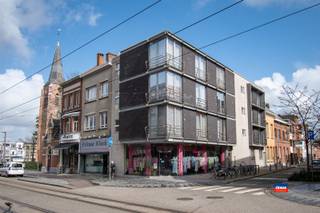 HOBOKEN | APPARTEMENT MET TWEE SLAAPKAMERS OP DE EERSTE VERDIEPING VAN VERZORGD GEBOUW MET LIFT | ZEER GUNSTIG GELEGEN IN HET HARTJE VAN HOBOKEN |...