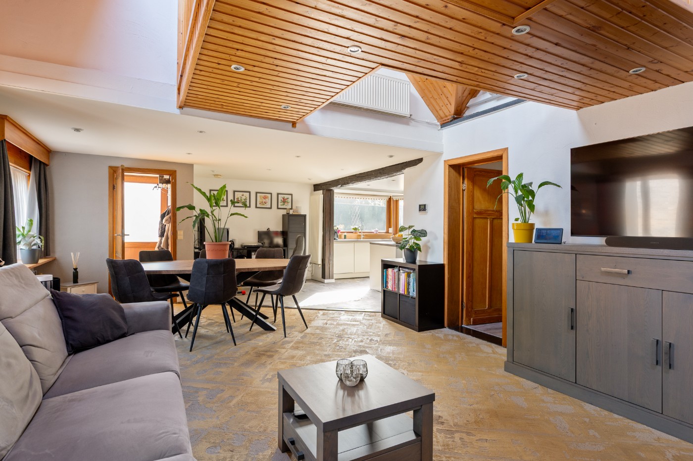 Top gelegen, charmante, vrijstaande woning met 3 slpk. en prachtige zuid-tuin - foto 3