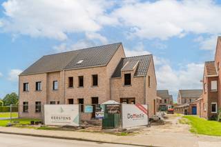EXCLUSIEVE NIEUWBOUWWONING MET ZUIDGERICHTE TUIN EN VRIJE AFWERKINGIn de rustige woonomgeving in Beerse bevindt zich deze uitzonderlijke...