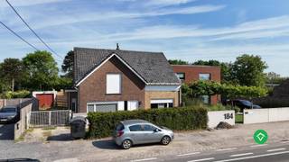 Deze woning is gelegen op een royaal perceel van 1126 m², met een straatbreedte van 14 meter. Het perceel is volledig bouwgrond, wat...