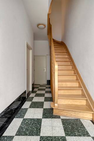 Cette charmante maison allie espace, confort et excellente situation, et conviendra parfaitement à une famille, à un couple à la recherche de...