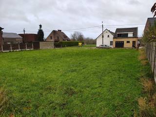 STER Immobiliën biedt u 2 loten aan voor een open bebouwing residentieel gelegen te Meldert. LOT 2 bestaat uit een oppervlakte van 4a 58ca met...