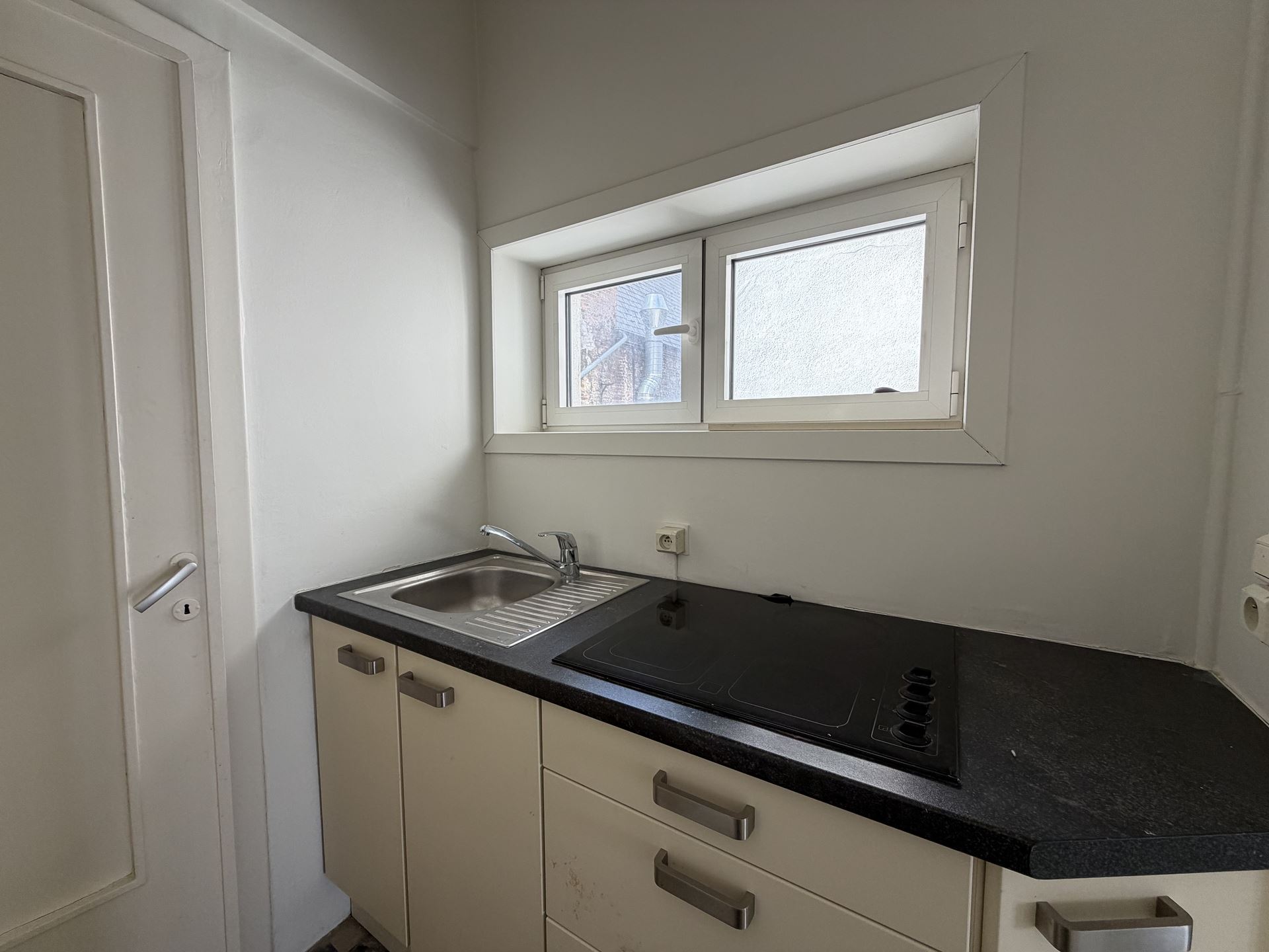 Flat/studio te huur € 850 + € 100 vaste kosten - foto 4