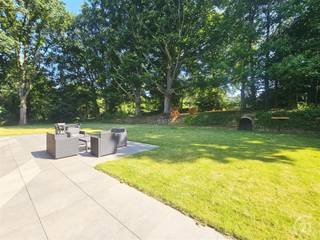 Energiezuinige villa met luxe afwerking op toplocatie in Beersel!Virtuele toer https://my.matterport.com/show/?m=31RXfv6Tu6WDeze recente villa...