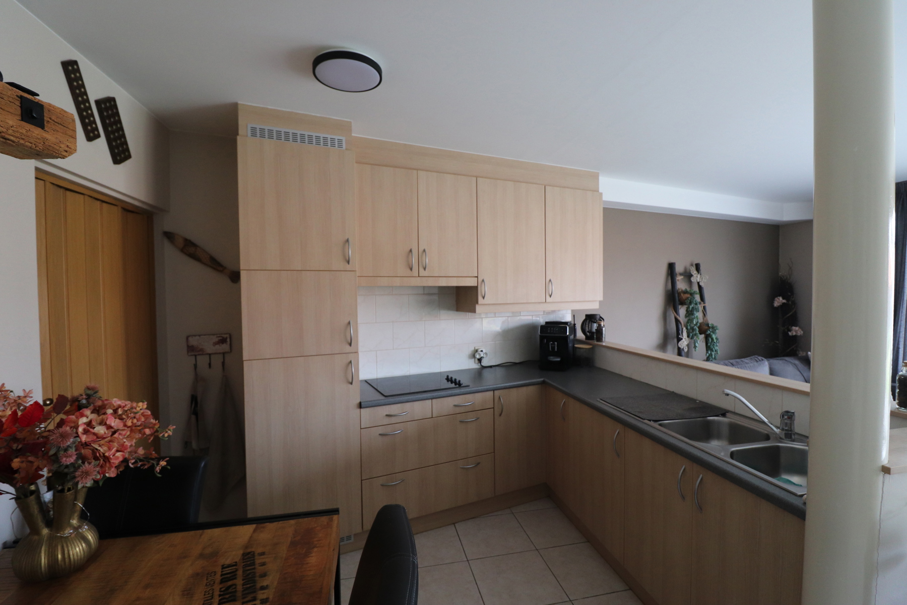Een appartement op de benedenverdieping met tuin en garage. - foto 5