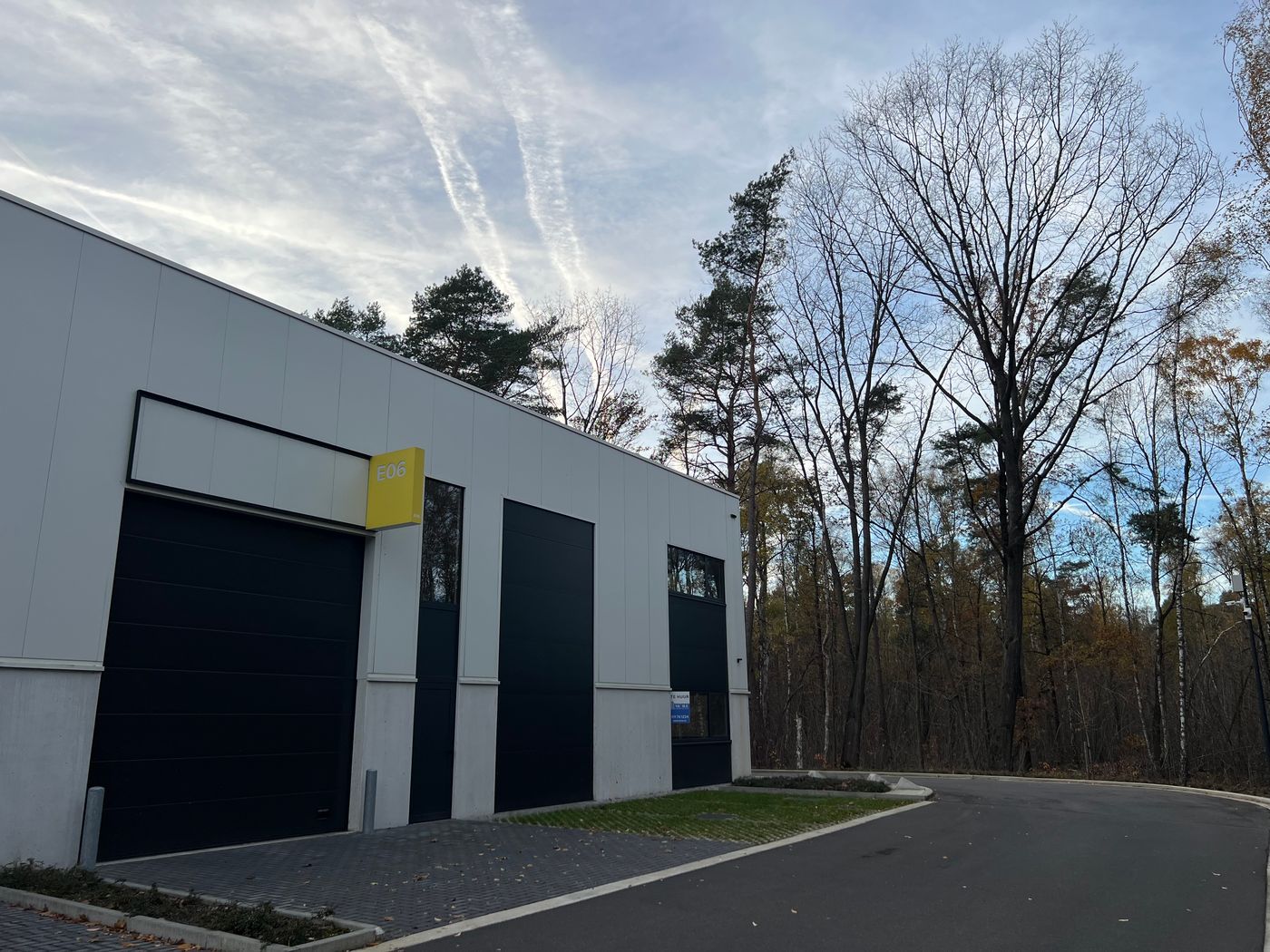 Nieuwbouw KMO-unit van 358 m² met mezzanine nabij de E314 - foto 1