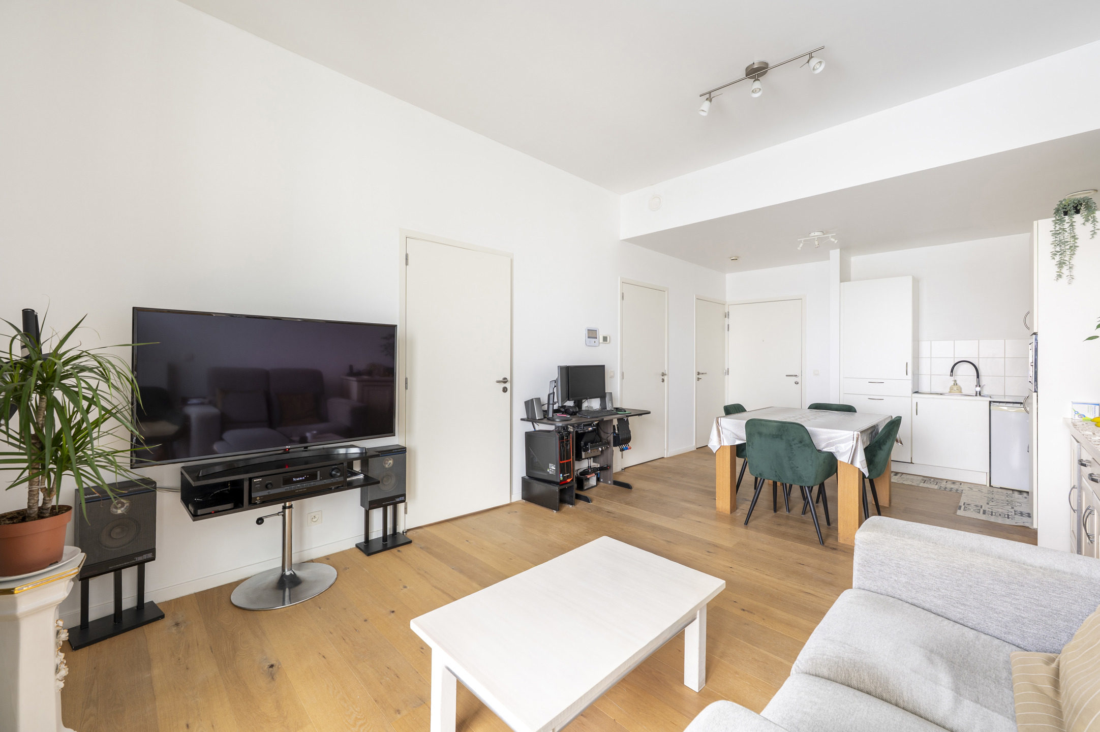 Instapklaar 1 slkr appartement met panoramisch uitzicht en fantastisch terras - foto 3