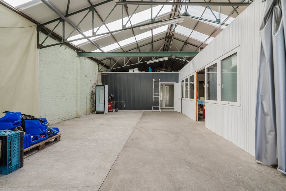 Bedrijfsgebouw met verhuurd appartement te koop in Wevelgem - foto 5