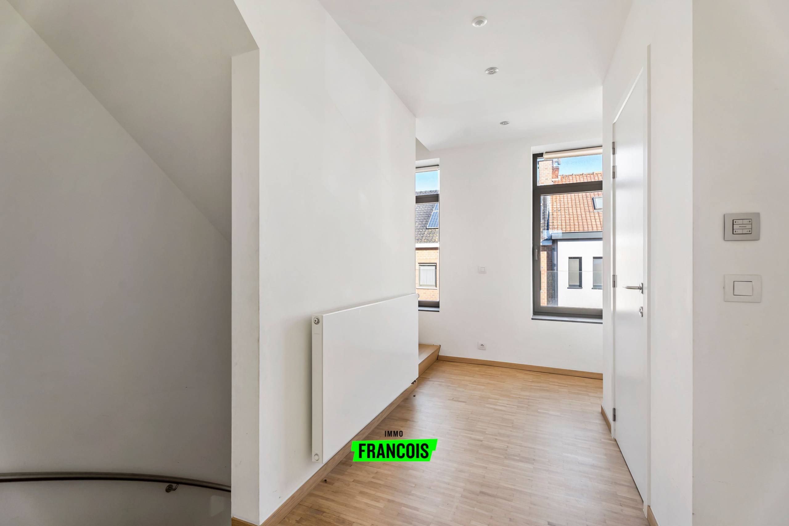 Gerenoveerd duplex appartement met 3 slaapkamers en tuin in het centrum van Zonnebeke - foto 2