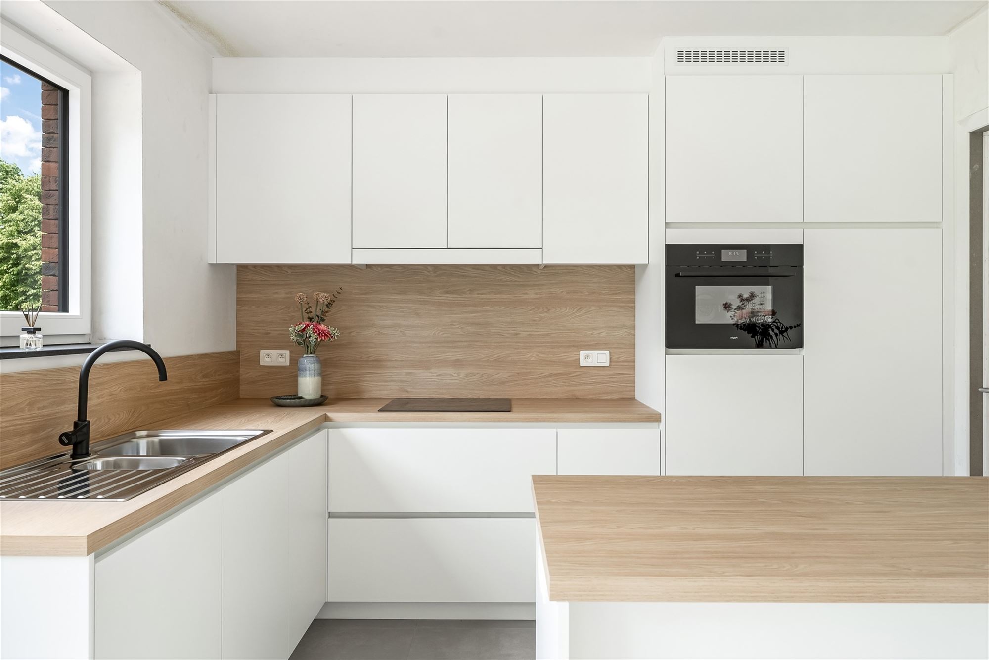 VOLLEDIG AFGEWERKTE NIEUWBOUWWONING IN DOODLOPENDE STRAAT - foto 3