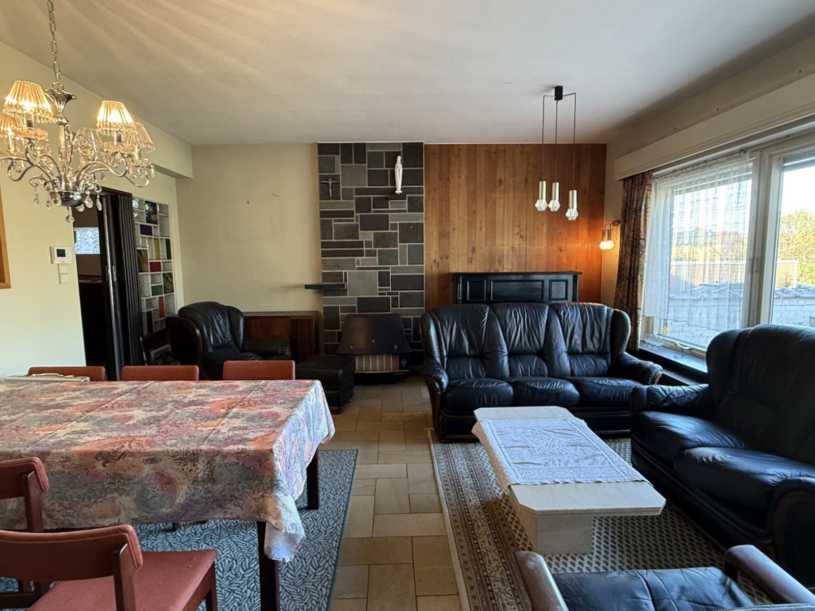 Heel ruime gezinswoning  in volle centrum. Tuin &amp; garage - foto 2