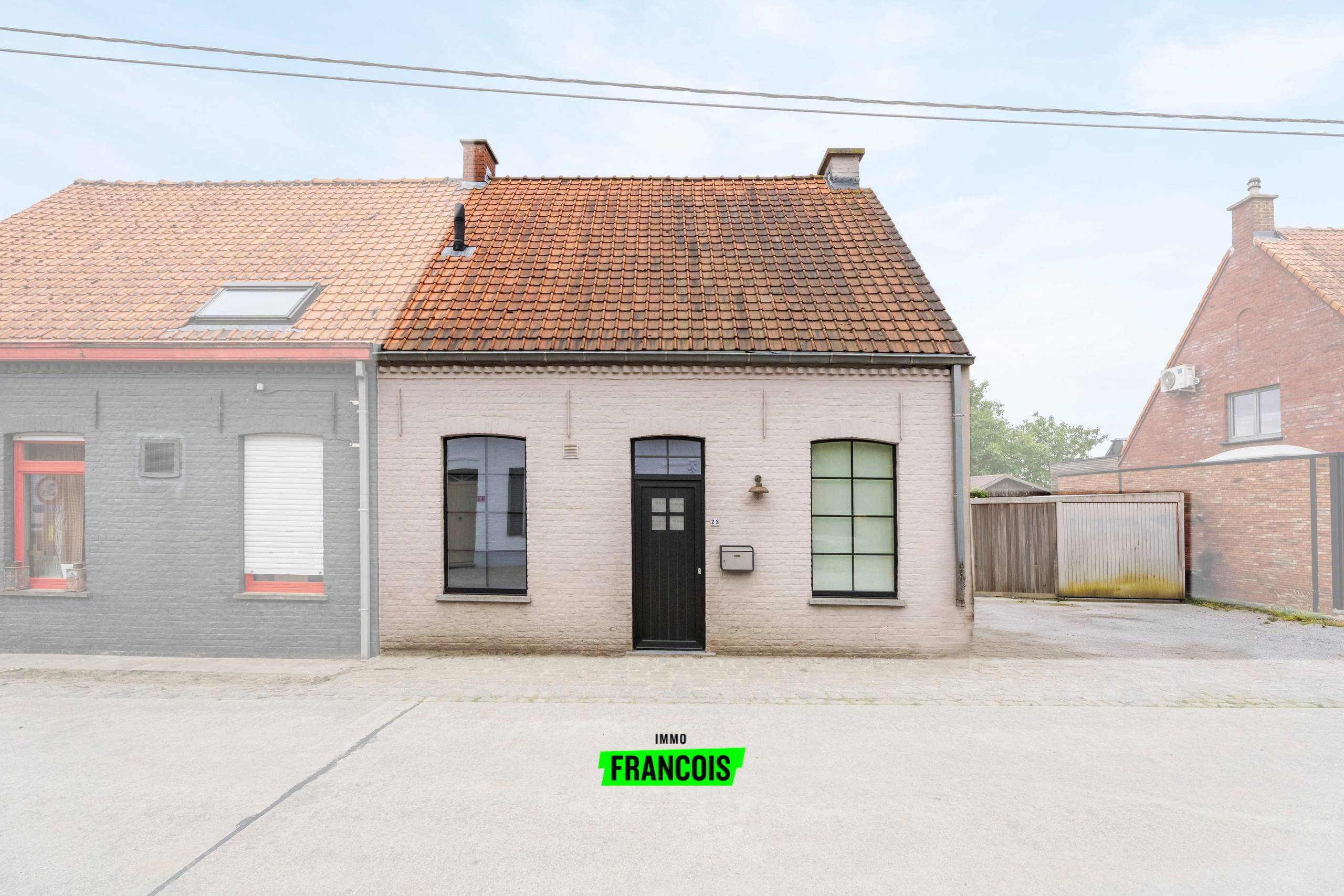 Woning met 2 slaapkamers in Oostnieuwkerke te koop - foto 1