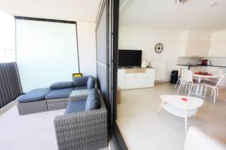 Op een absolute toplocatie aan zee bevindt zich deze instapklare en smaakvol ingerichte studio met aparte slaaphoek, waar comfort en luxe...
