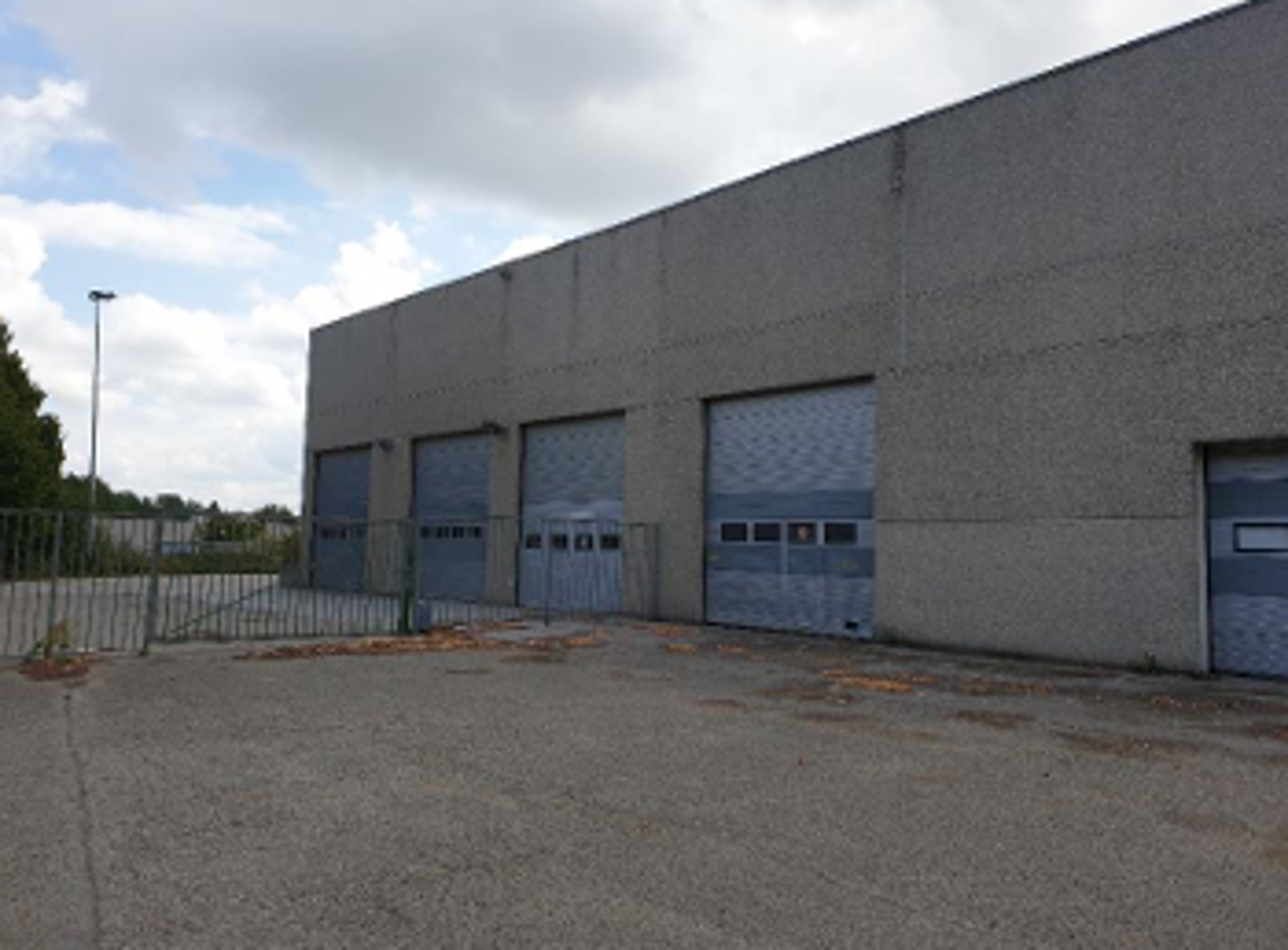 Magazijn met kantoren te huur 1.748 m² Gosselies (Aéropôle) - foto 3