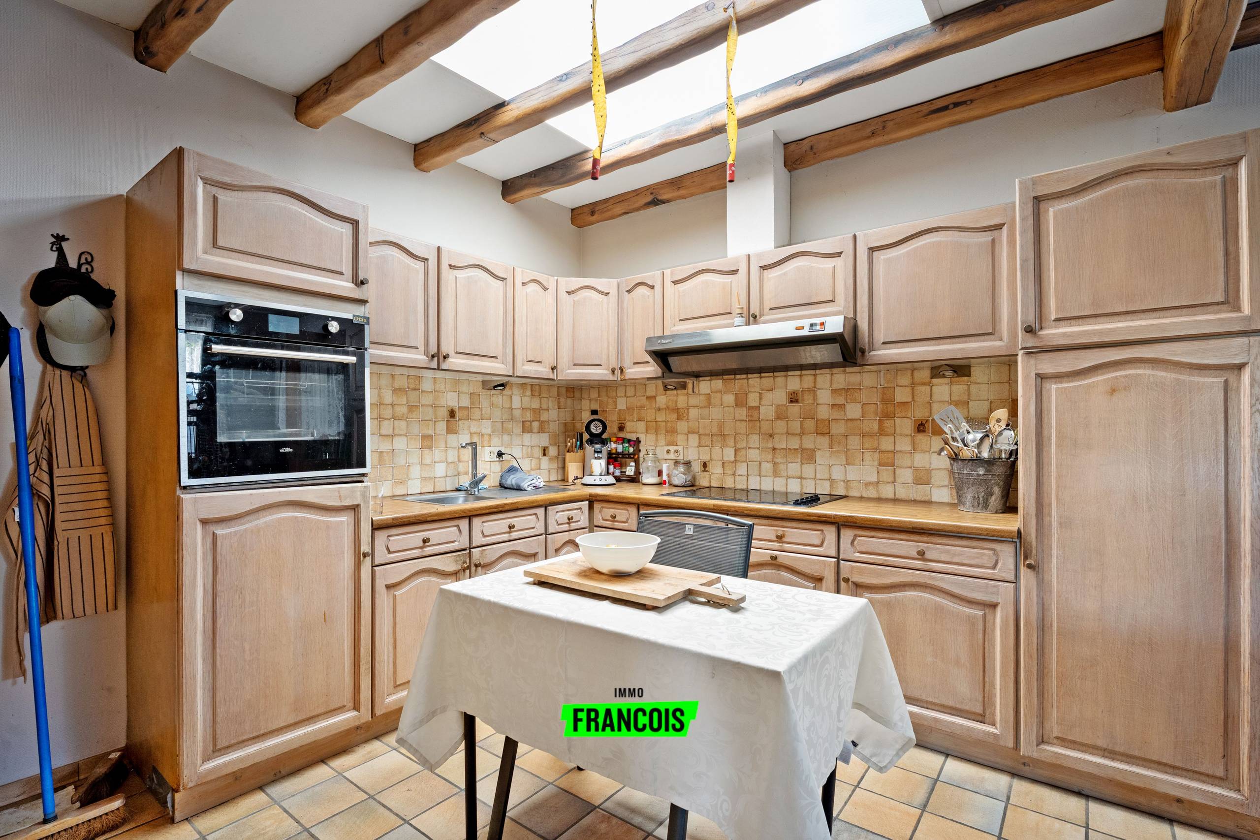 Ruime woning te koop met 5 slaapkamers en garage op landelijke ligging in Kortemark - foto 4