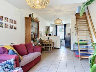 Leuke en gezellige woning met 2 slaapkamers, een ruime zolder en diepe tuin. Qua indeling omvat deze woning een inkomhal met gastentoilet,...