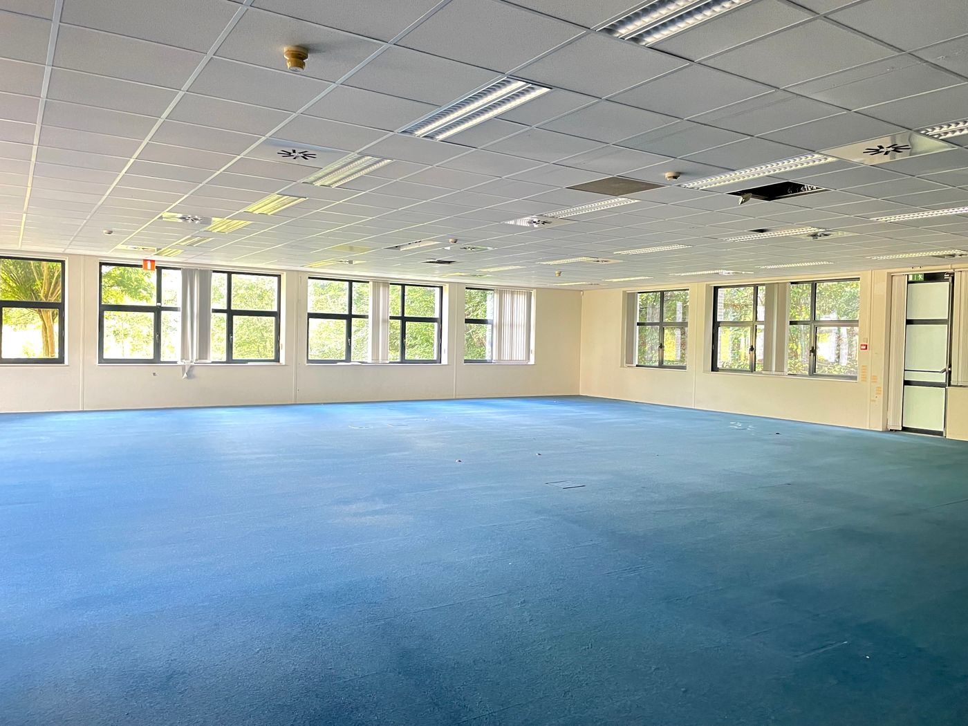 Kantoorruimte van 445 m² in bosrijke omgeving te Hoeilaart - foto 4