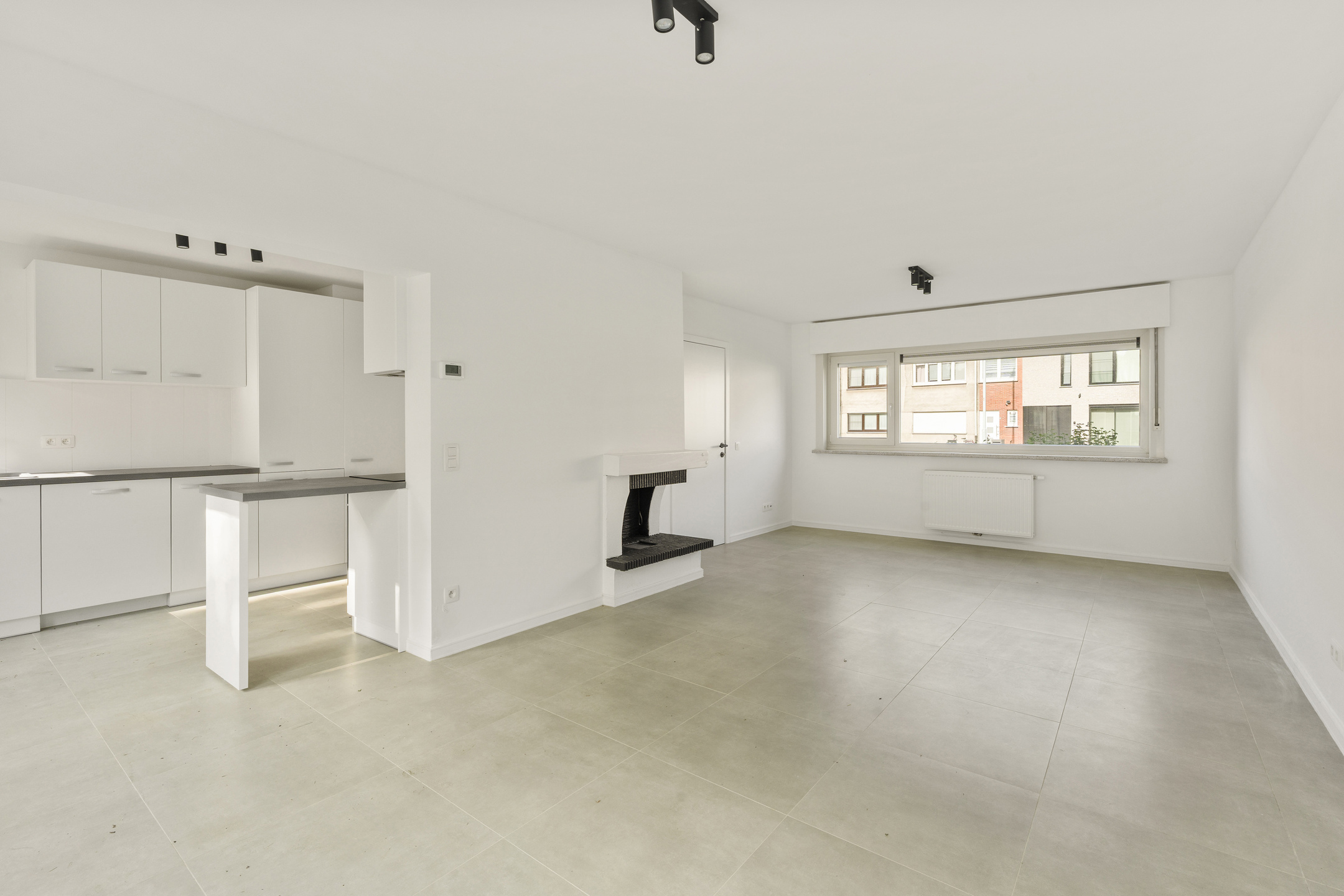 Volledig GERENOVEERDE woning met ZONNIGE TUIN en 3 SLK - foto 3