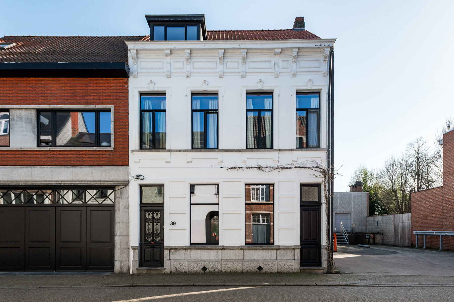 Volledig gerenoveerd herenhuis. - foto 1