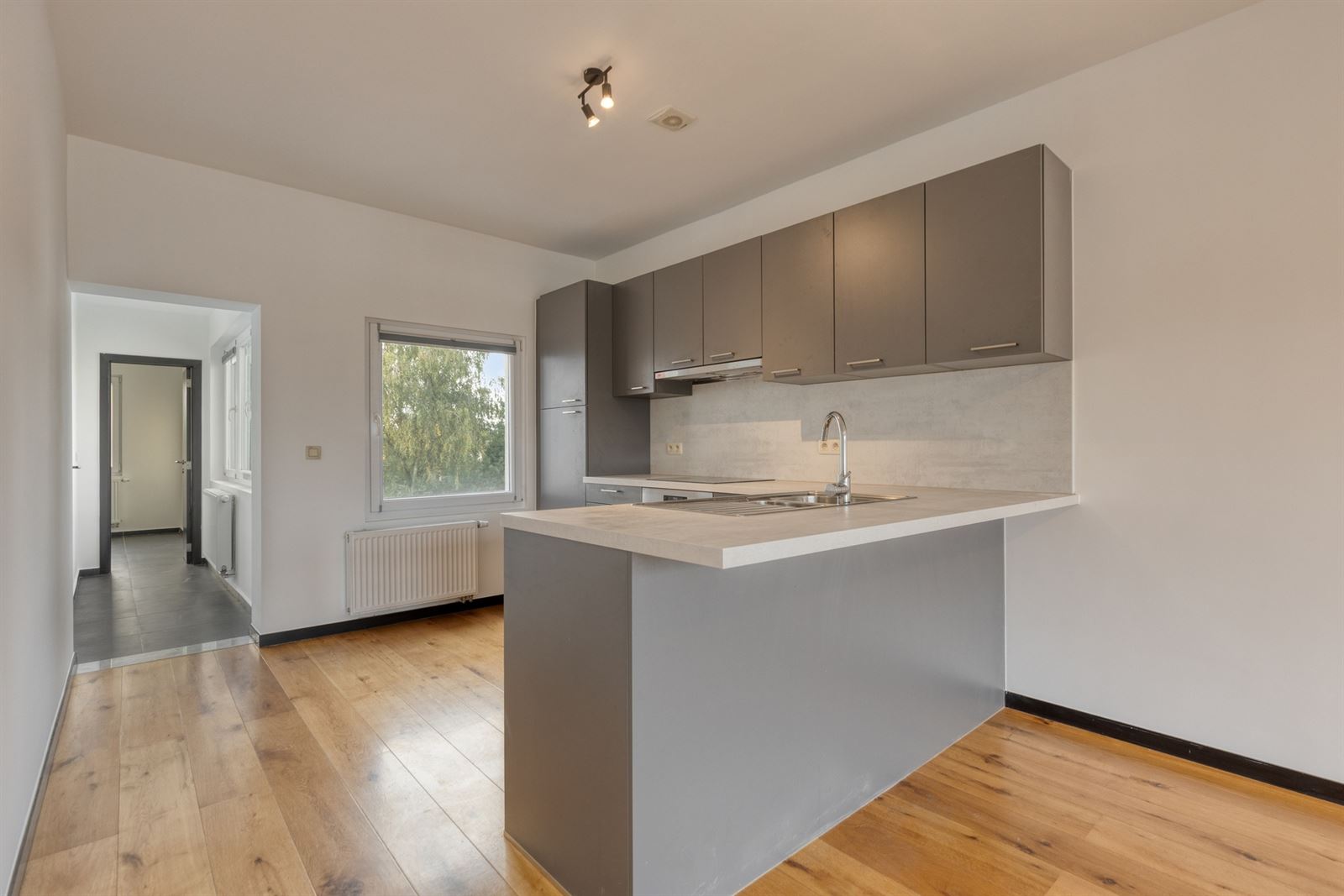 Lichtrijk penthouse-duplex met dakterras nabij het centrum van Wilrijk - foto 4