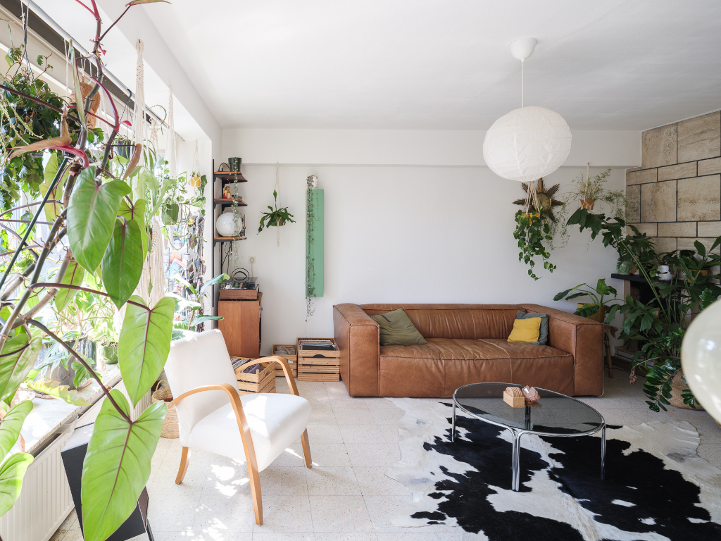 Lichtrijk en ruim 2 slpk appartement op fietsafstand van Gent centrum en wandelafstand van het natuurpark Bourgoyen-Ossemeersen. Een echte opportuniteit door zijn ligging, prijs en potentieel! - foto 1