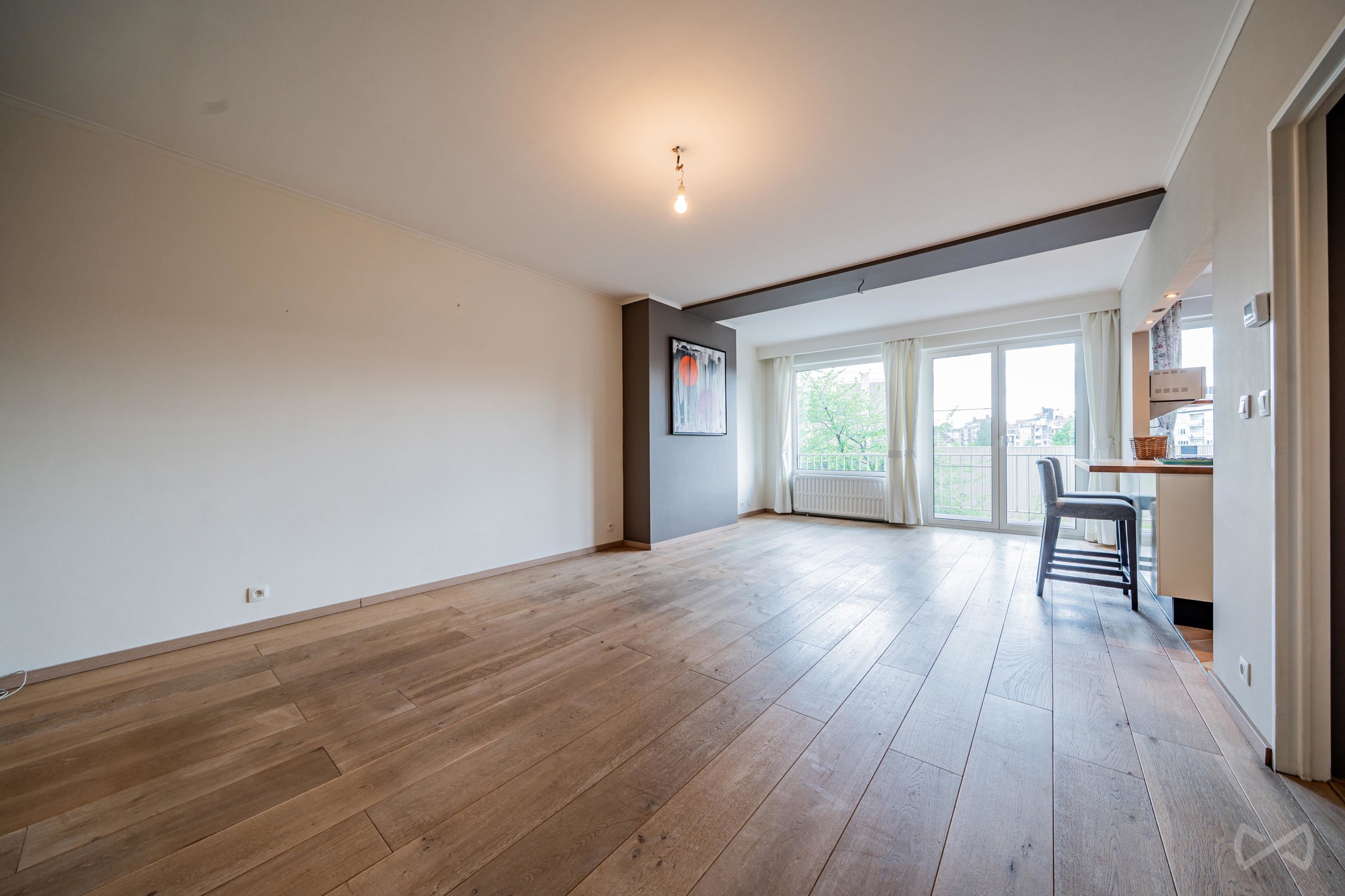 Prachtige woning met 2 slaapkamers, terras en garage!  - foto 4