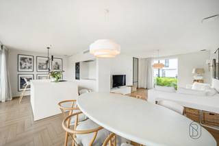 Te koop: prachtig ingerichte recente, energiezuinige woning op topligging en wandelafstand van het centrum!Op een uiterst gunstige ligging, op...
