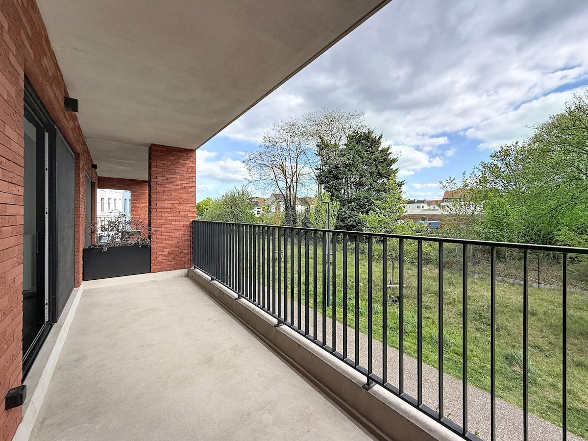 Modern appartement met groen zicht aan het hippe Muide. - foto 4